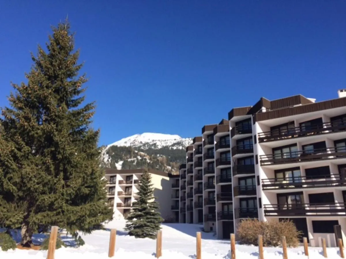 Charmant Appartement Chalet Renove, 4-6 Pers, Situe A 100M Des Pistes A Montgenevre - Fr-1-445-162 0*,