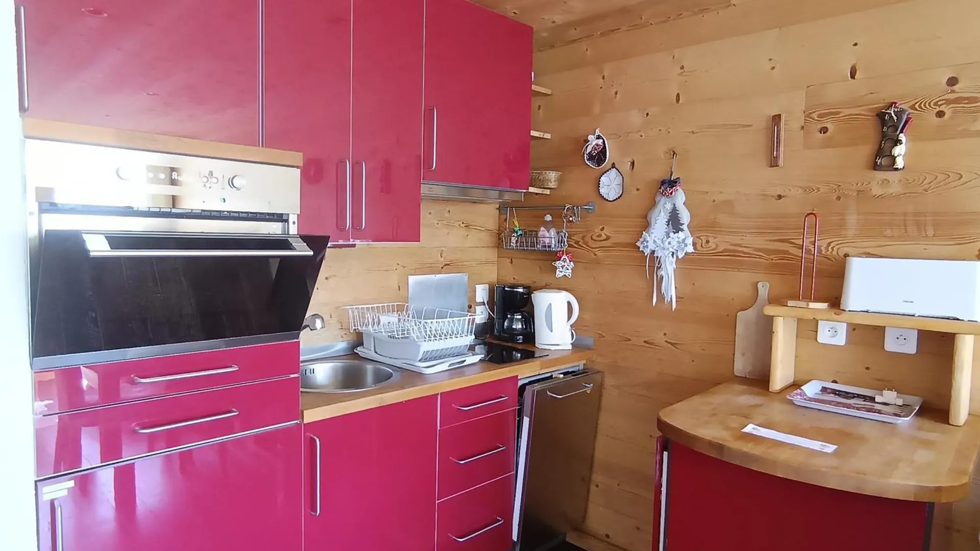 Apartment Charmant Appartement Chalet Renove, 4-6 Pers, Situe A 100M Des Pistes A Montgenevre - Fr-1-445-162
