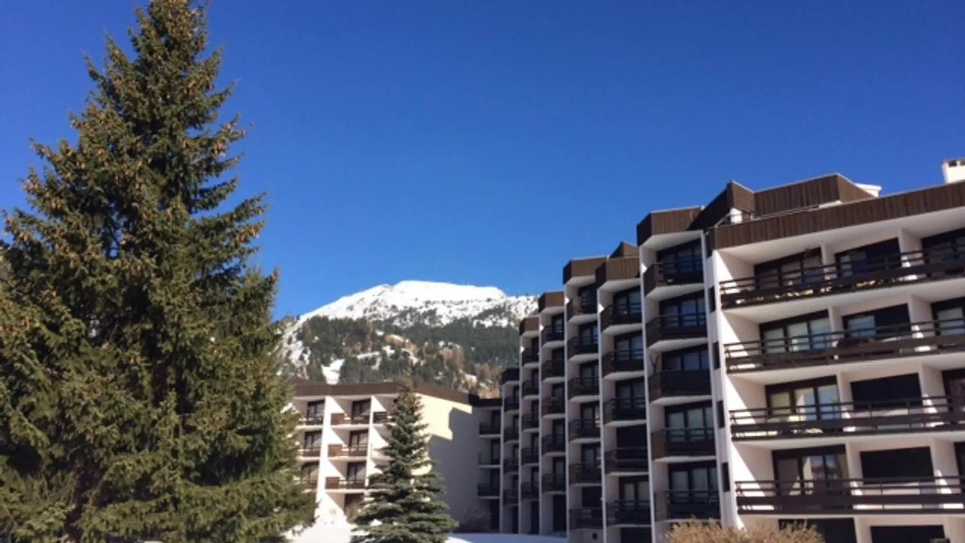 Apartment Charmant Appartement Chalet Renove, 4-6 Pers, Situe A 100M Des Pistes A Montgenevre - Fr-1-445-162